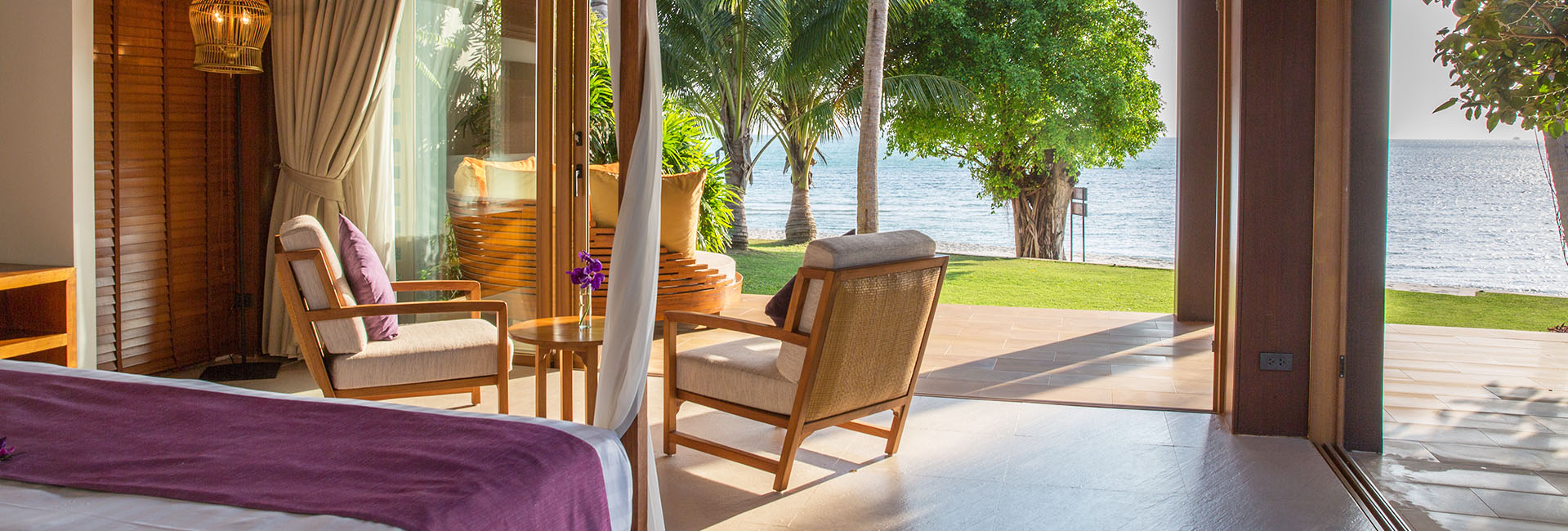 Baan Puri - Master bedroom with magnificent view